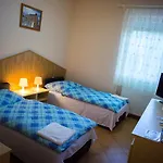 Civis Szallashely 3*